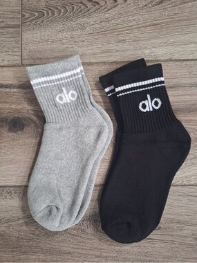 Alo Throwback socks 2 pairs brand new